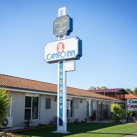 Cameo Inn Motel ウェスト・ワイアロング エクステリア 写真